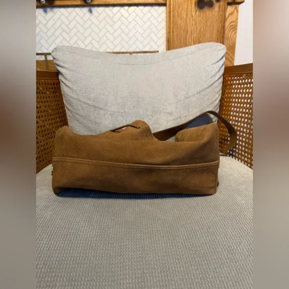 Madewell The Drawstring Shoulder Bag Suede Dried Acorn - Picture 8 of 10
